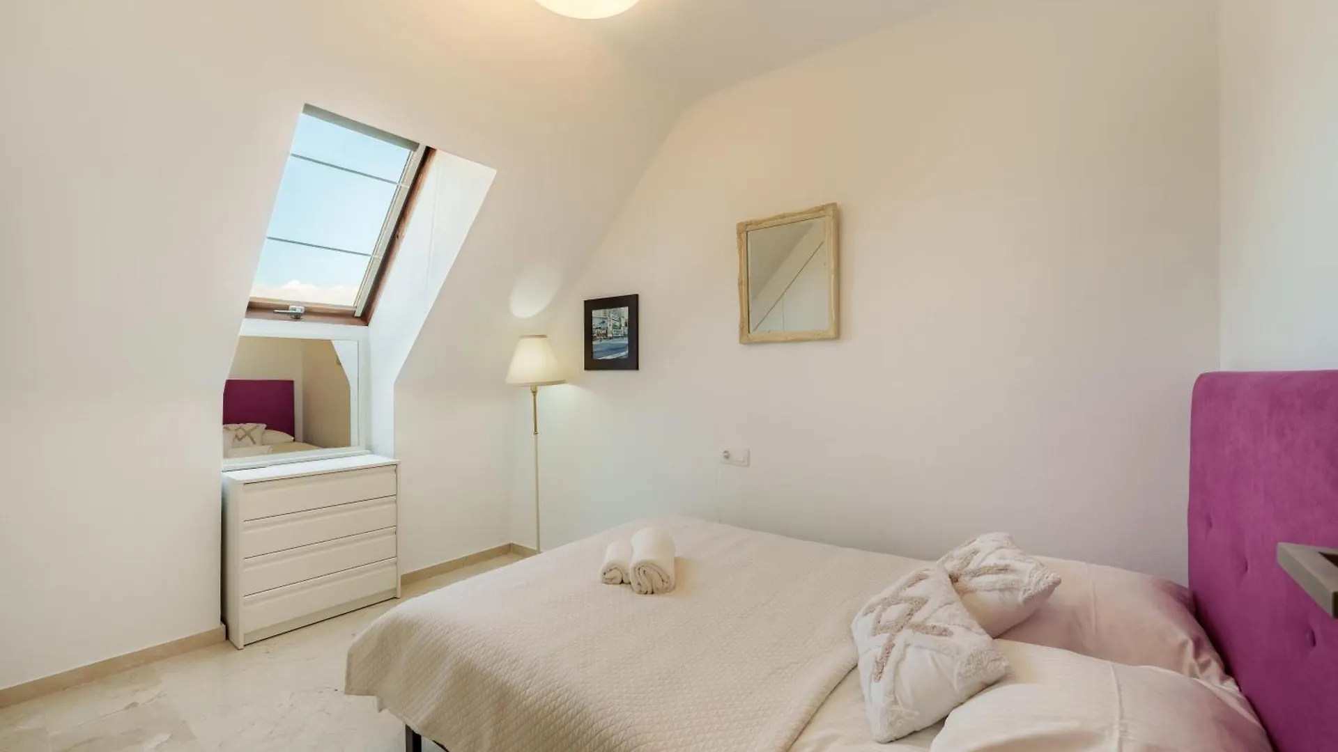 마닐바 Orange Garden Luxury Penthouse 아파트 0*,
